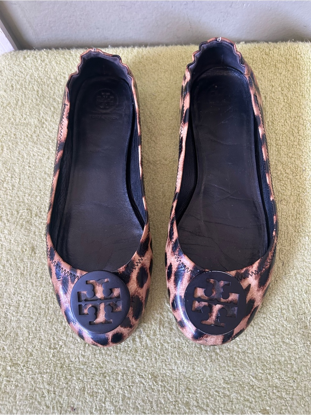 Tory Burch Leopard-Print Reva Flats with Black Logo Sz 9.5